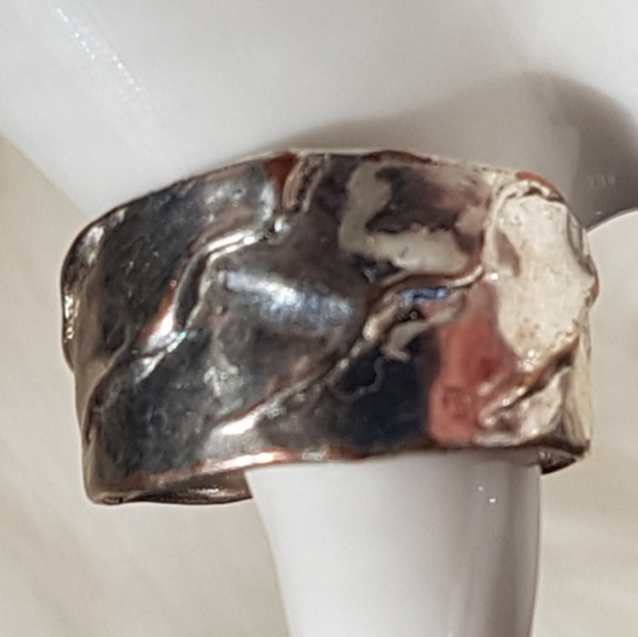 ⚒️ Hammered Metal Ring - Picture 4 of 7